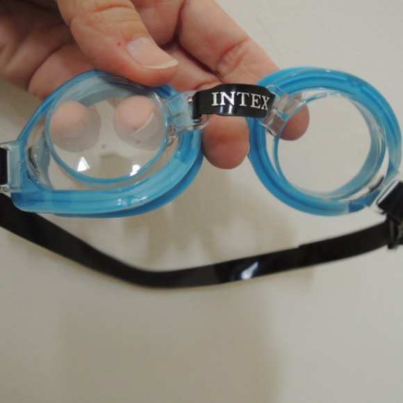 INTEX Swim Goggles Kids 8+ to Adult - Blue - UV Lens Silicon Eye Cups NWOT - Picture 2 of 6
